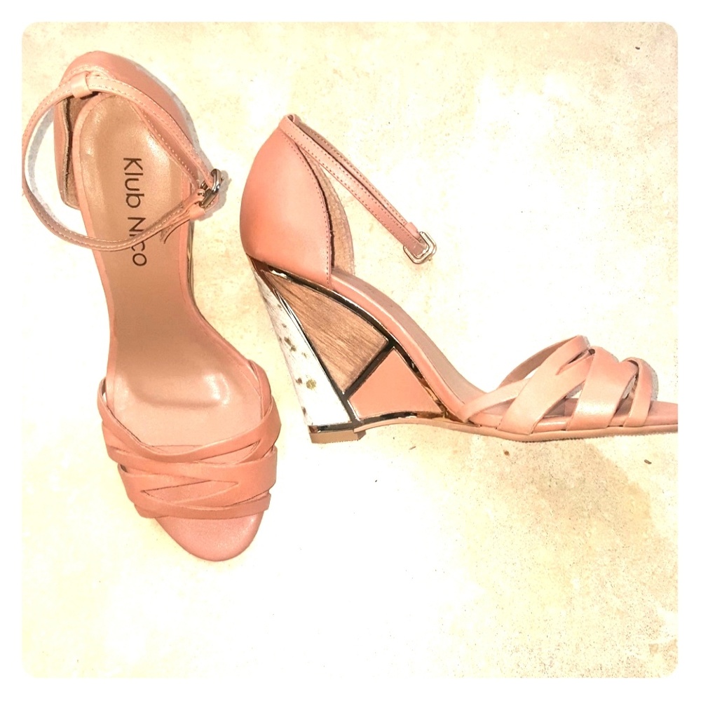 Brown leather hide hair wedge